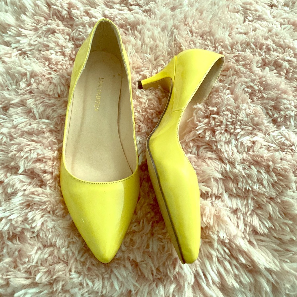 Loslandifen mid- heel yellow shoes
